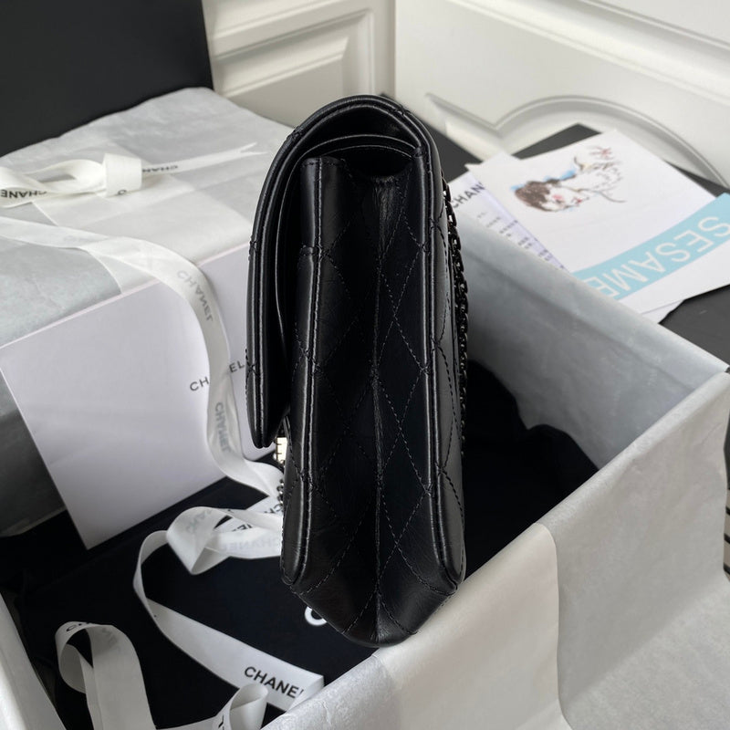  women's handbag, spacious design, view 2