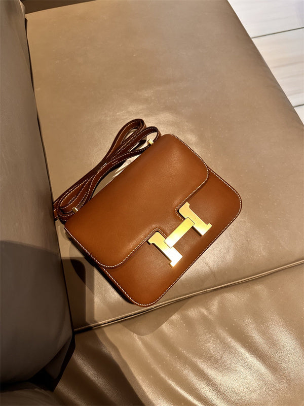  sophisticated handbag detail view showing craftsmanship 32
