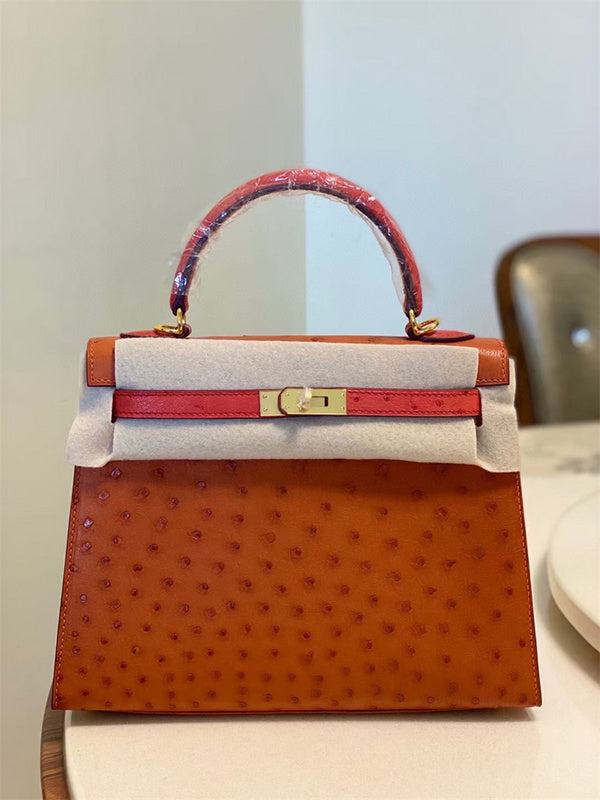 modern carryall bag detail view showing craftsmanship 20