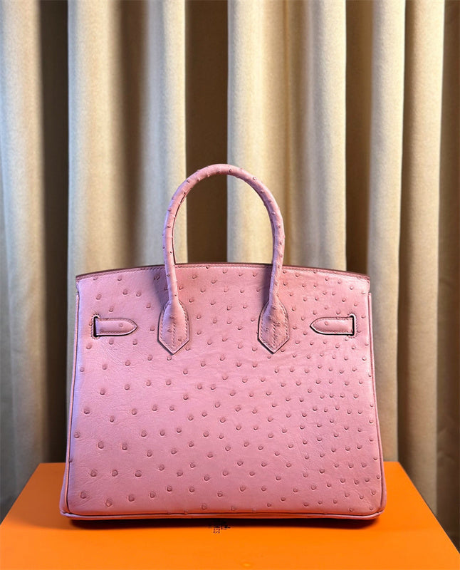  Sleek carryall bag front view 13