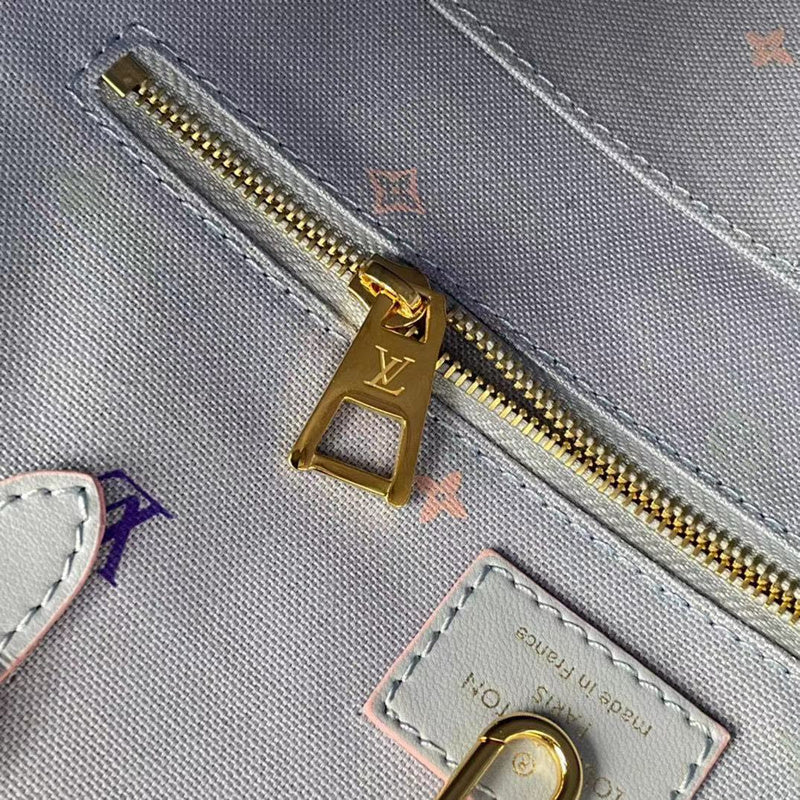Side profile of chic statement women's handbag – women's designer-style accessory