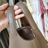Elegant handbag styled for everyday wear