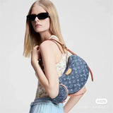  Classic crossbody bag front view 13