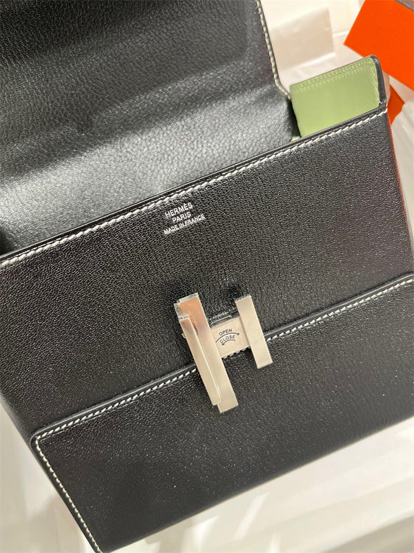 Close-up detail of fluid bag design