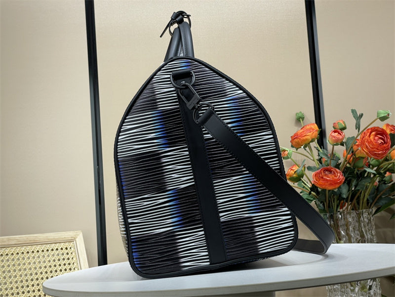  crossbody bag interior and compartment view