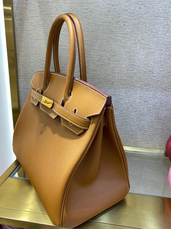 Sleek handbag styled for everyday wear