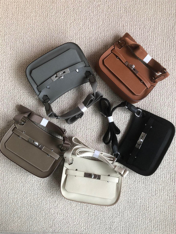  carryall bag interior and compartment view