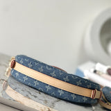  crossbody bag close-up of hardware and finish