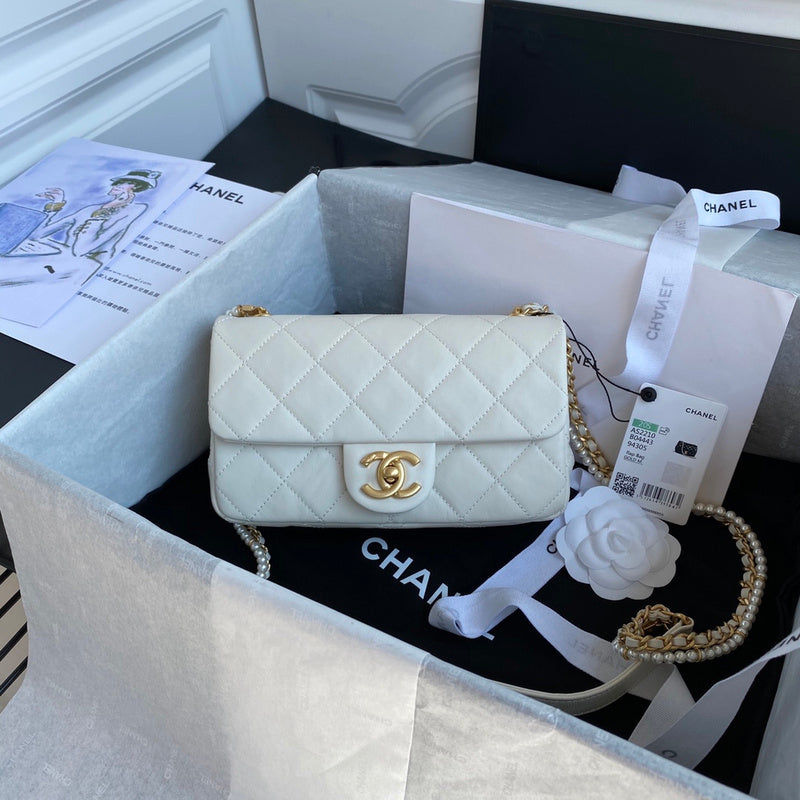 Zivas Charm Modern Minimalist Look Fashion Handbag (Elevated Daily Companion) – Detail View