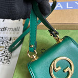 Handle and strap detail of sleek elevated women's handbag – women's premium purse