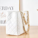 Zivas Charm Streamlined Design Designer Handbag (Statement-Ready Design) – Close-Up Detail