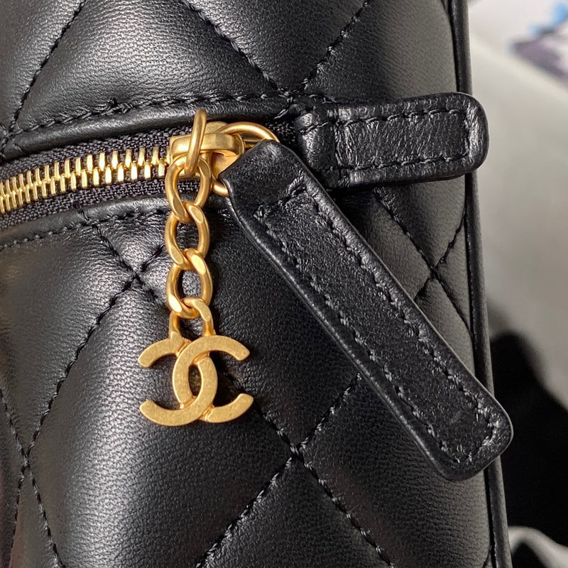  women's handbag, mid design, view 9