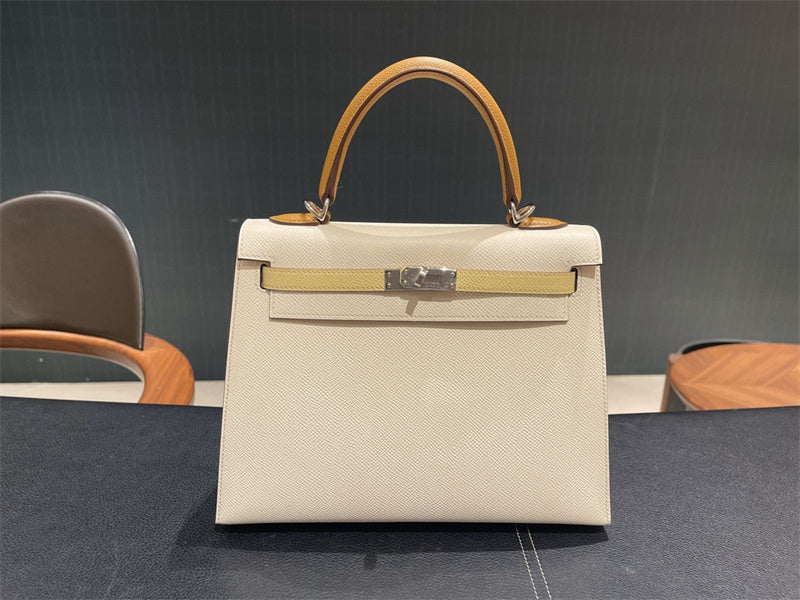  Modern structured bag front view
