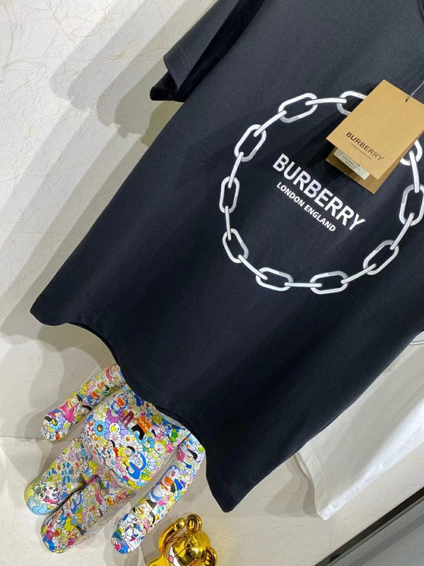 Full silhouette view of Burberry luxury piece style No.283