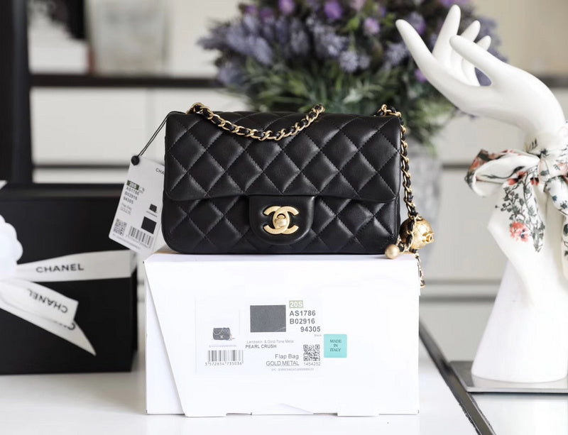 Ziva's Charm handbag – interior view (one versatile size)