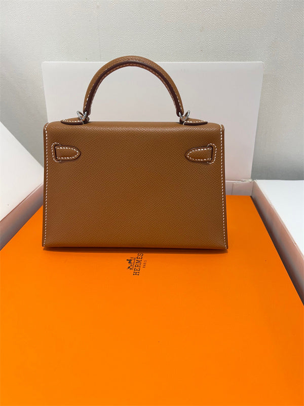  tote bag interior and compartment view