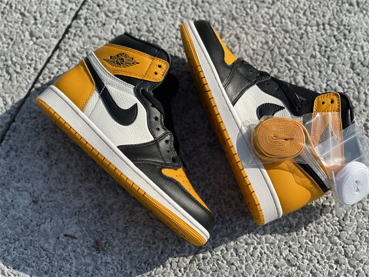 Nike Men's & Women's Luxury Fashion Trainers — Style 222 close-up view