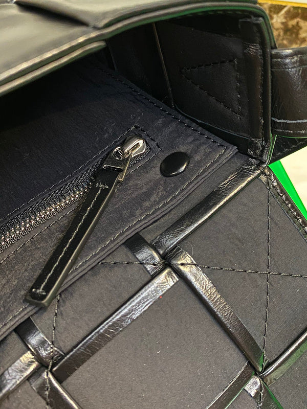 Chic Vegan Leather Handbag - Premium Craftsmanship Detailing | Women's Fashion Handbag #1641 - close-up detail shot (image 3) of designer-inspired handbag