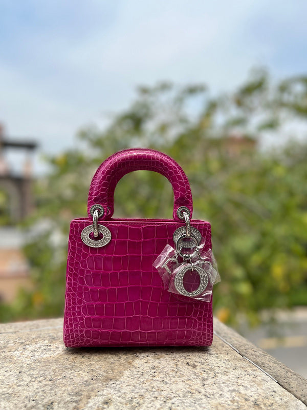 Front view of everyday-luxe structured women's handbag – women's everyday handbag