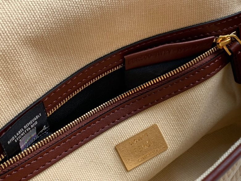 Ziva's Charm handbag – close-up view (26cm*6cm*15cm)