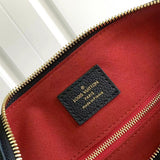  Versatile handbag carried on shoulder 10