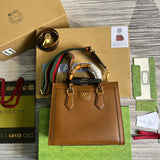 Close-up detail of everyday-luxe chic women's handbag – women's everyday handbag