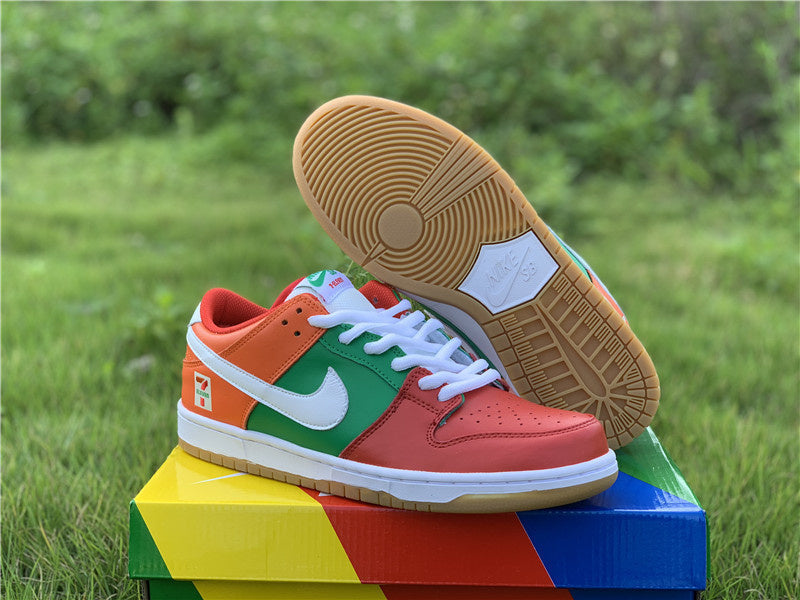 Nike Men's & Women's Premium Low-Top Trainers — Style 109 detail view