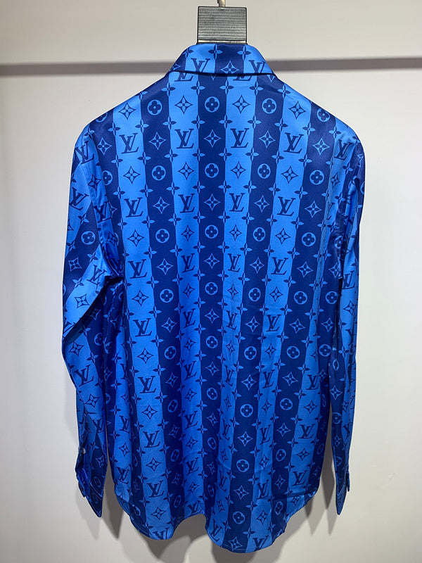 Side profile of Louis Vuitton cotton t-shirt with signature branding