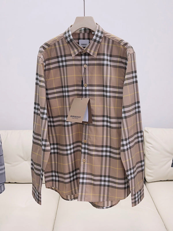 Side profile view of Burberry luxury piece style No.070