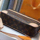 Handle and strap detail of modern sleek women's handbag – women's premium purse