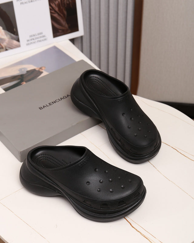 Zivas Charm Chic Craftsmanship Designer Sandals (Elevated Footwear Essential) – Interior View