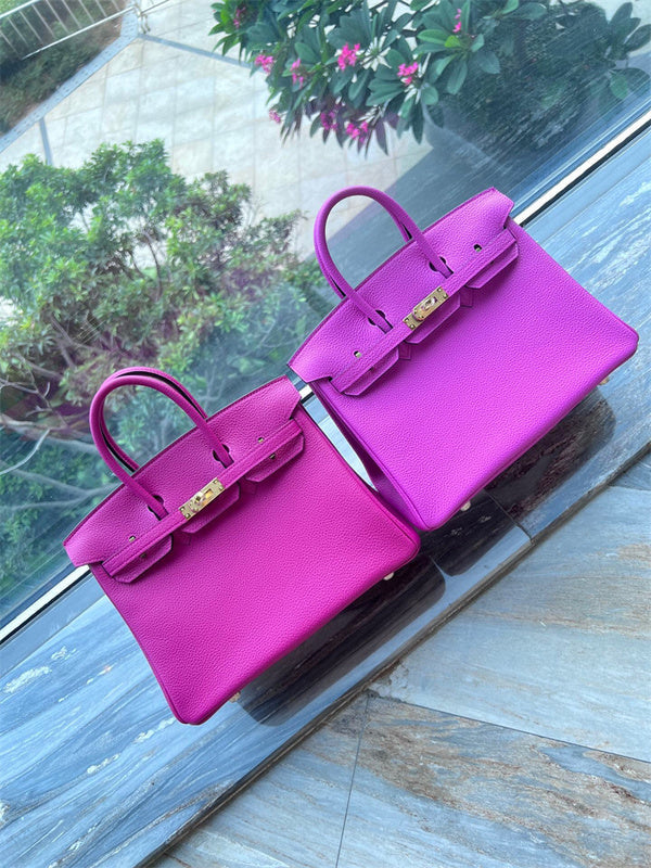  Contemporary tote bag front view 7