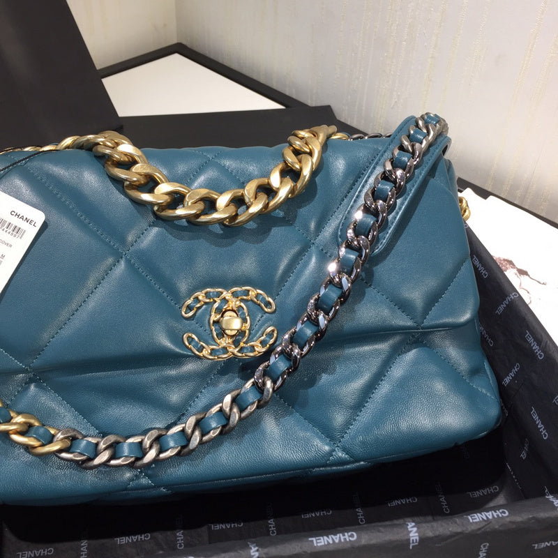 Zivas Charm Streamlined Design Fashion Handbag (Modern Wardrobe Staple) – Detail View