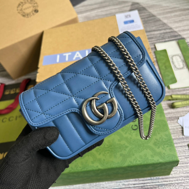 Front view of structured modern women's handbag – women's everyday handbag