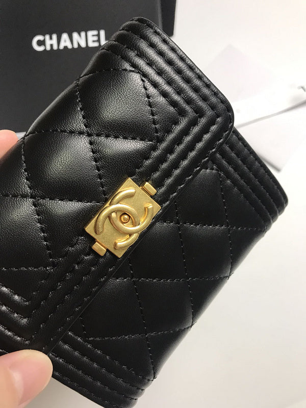 Zivas Charm Timeless Appeal Everyday Handbag (Thoughtfully Structured Design) – Angled View