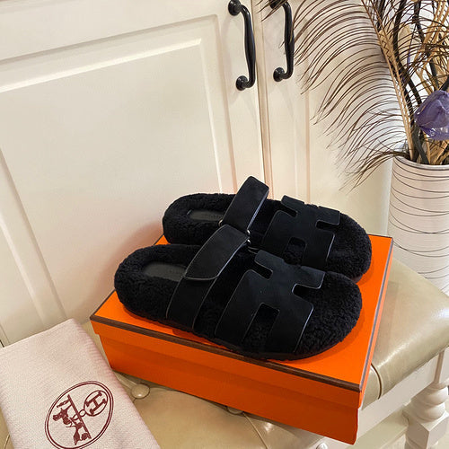 Hermès Red Flat Thong Sandals - Full Silhouette View