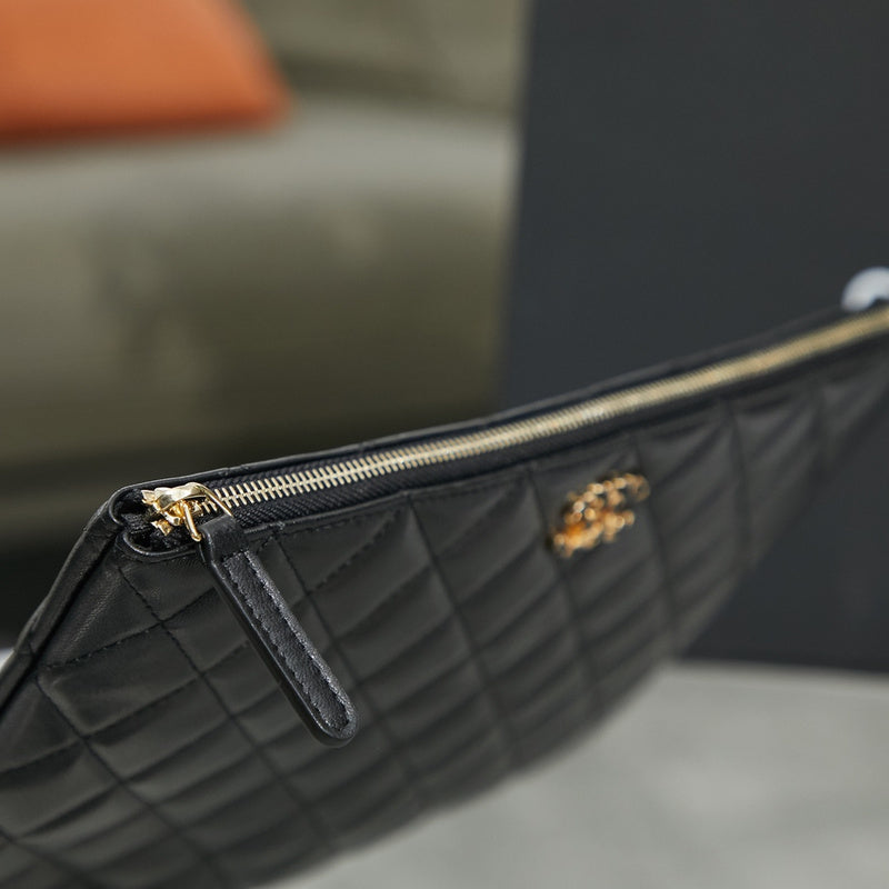  spacious purse view 3
