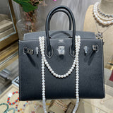  shopper bag close-up of hardware and finish