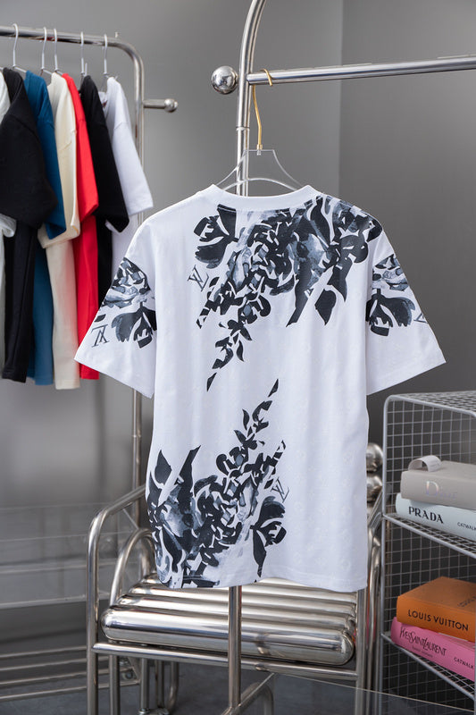 Side profile of Louis Vuitton cotton t-shirt with logo-detail design