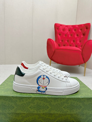 Gucci two-tone luxury sneakers view 11 minimalist modern build