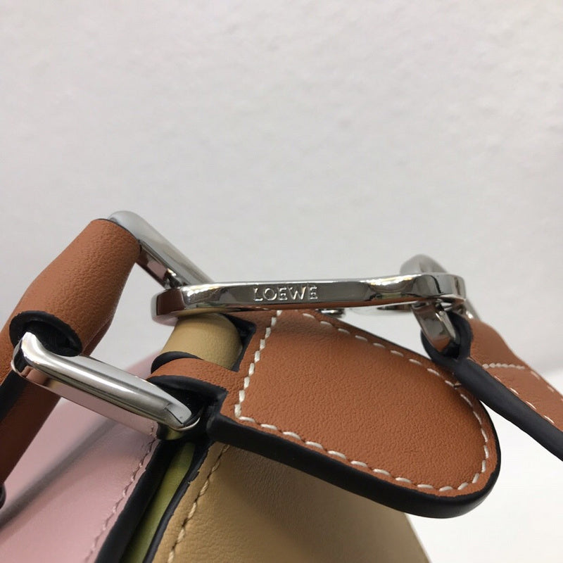 Ziva's Charm handbag – product shot (29cm*18cm*12cm)