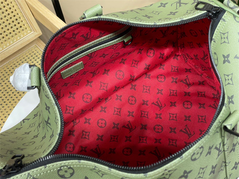 Signature shoulder bag front view 13