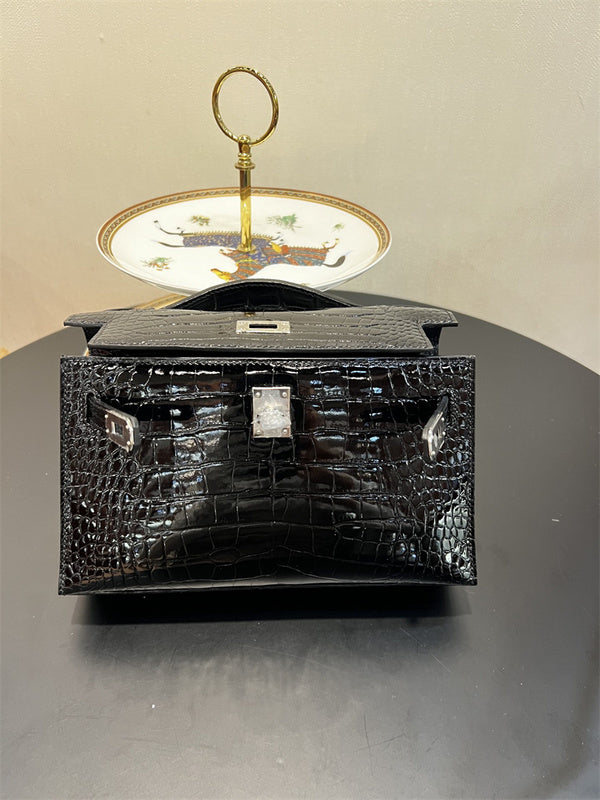 Interior view of effortless premium bag
