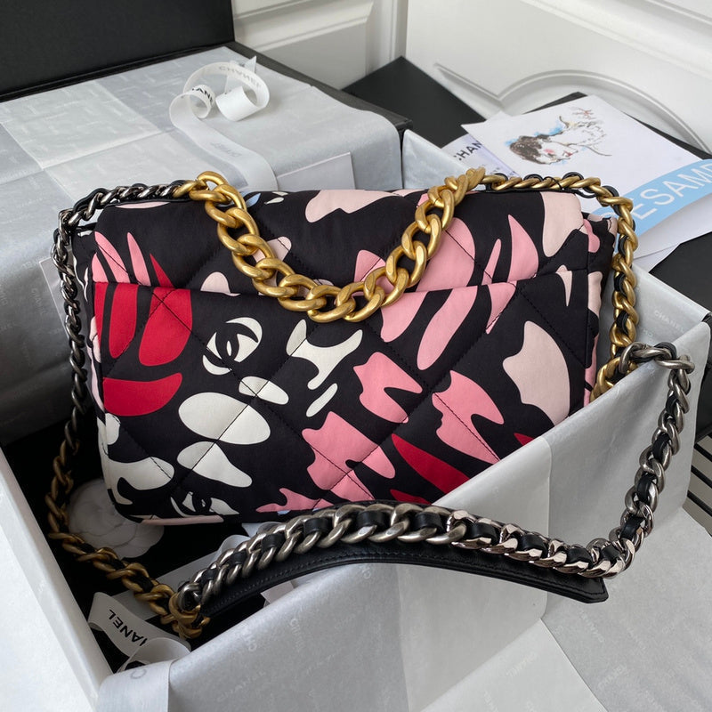  handbag, spacious everyday style, image 2