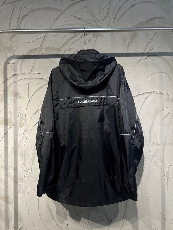Texture and finish detail of Balenciaga luxury piece style No.096