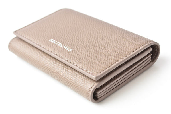 Auranoria elegant leather Luxury Item interior detail
