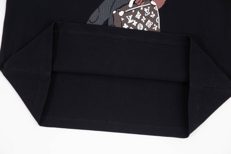 Side profile of Louis Vuitton cotton t-shirt with relaxed-fit cut