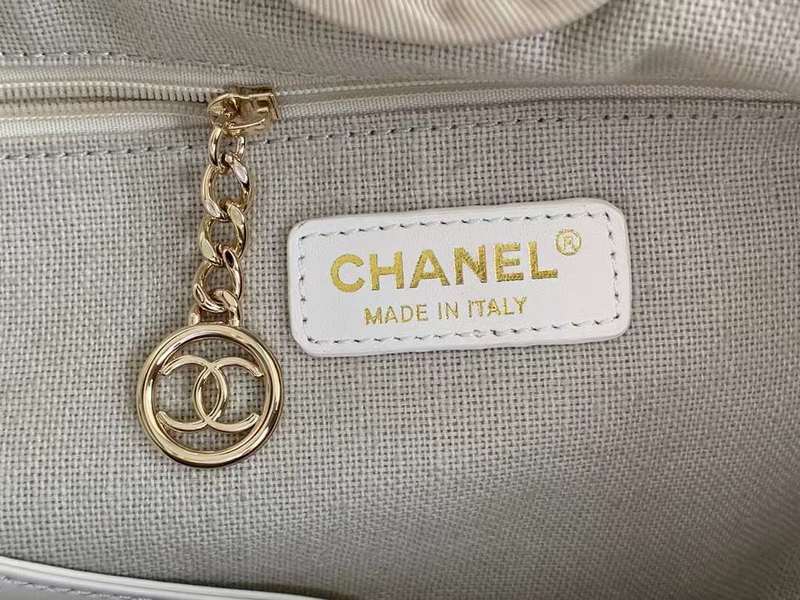 Zivas Charm Effortless Sophistication Everyday Handbag (Statement-Ready Design) – Lifestyle Shot