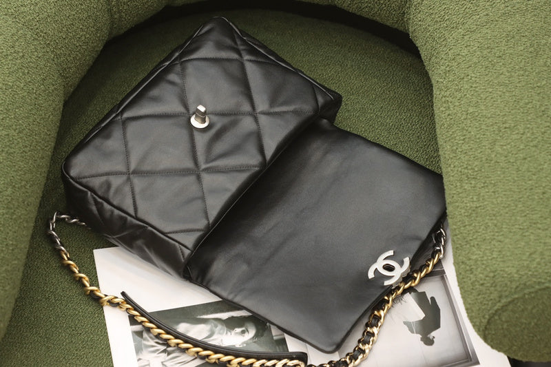  spacious purse view 7
