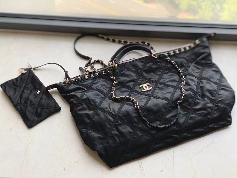  spacious purse view 9